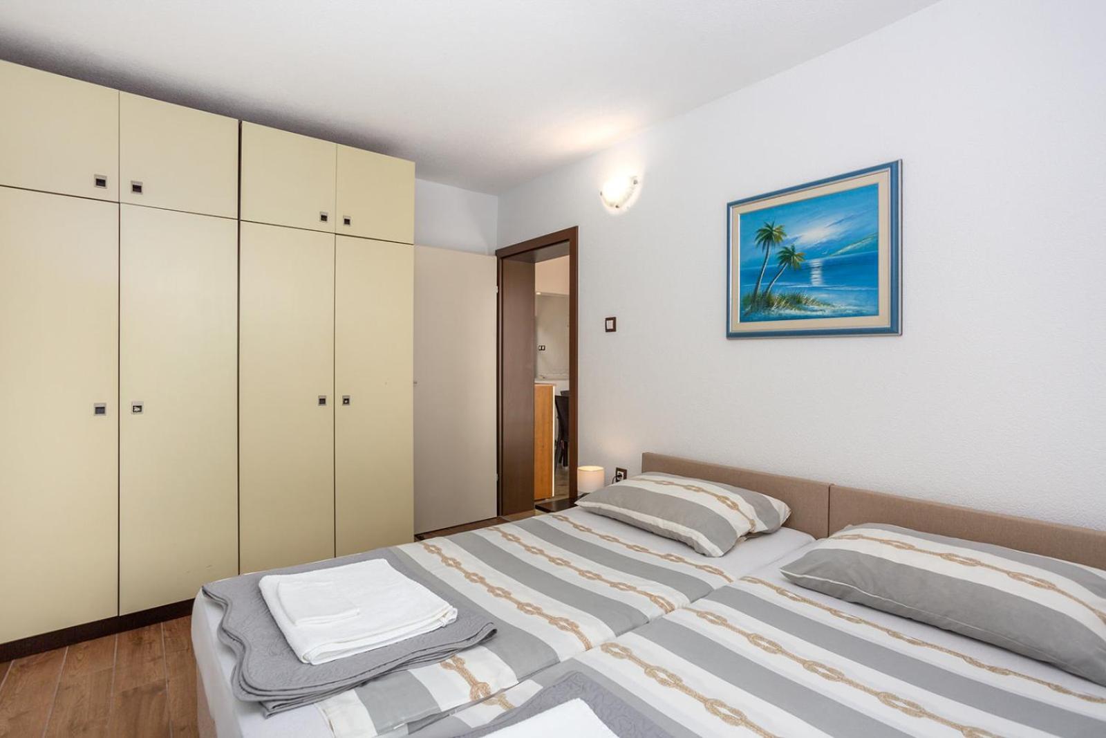 Apartments Villa Temer Pinezići Exteriör bild