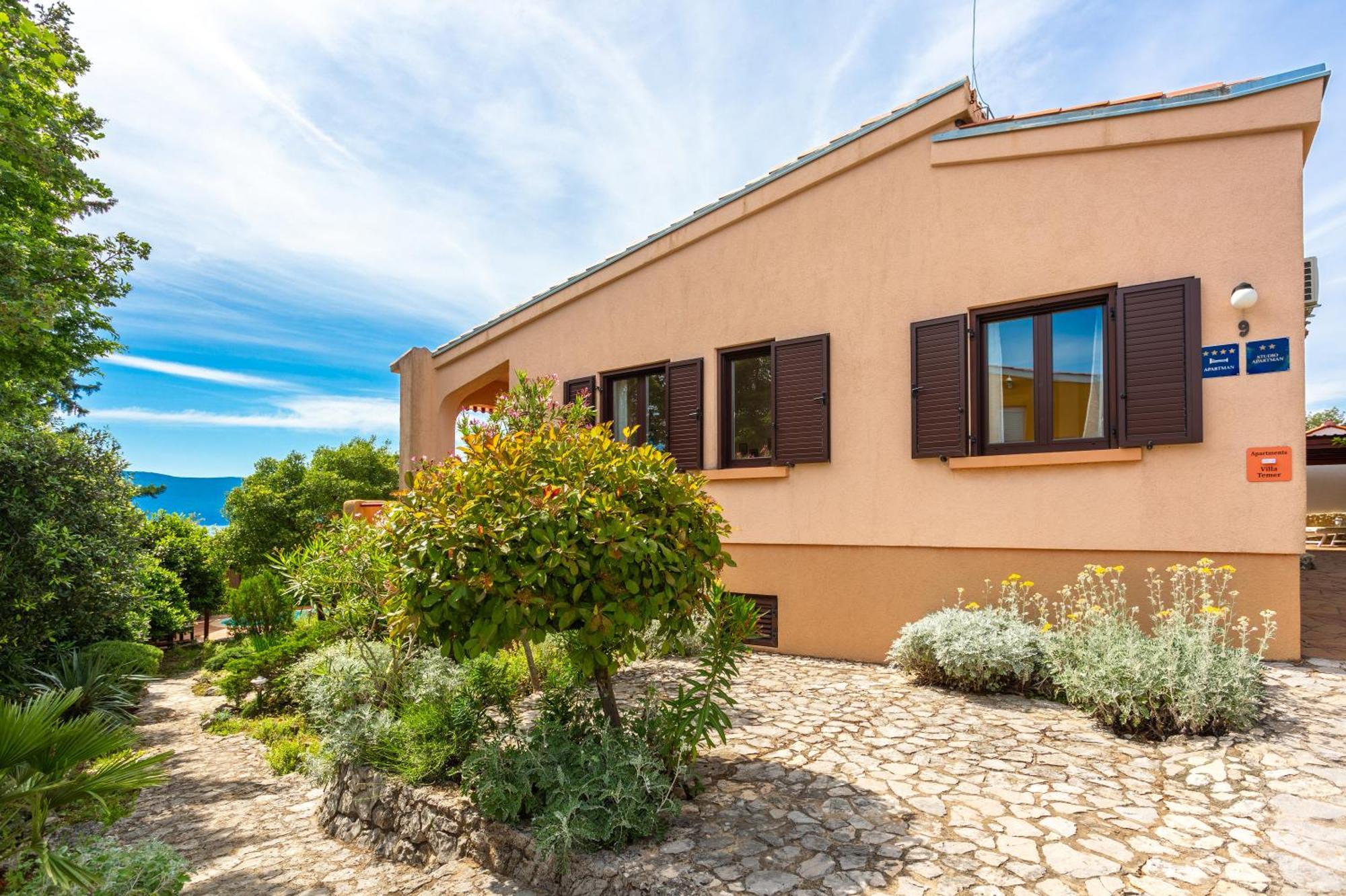 Apartments Villa Temer Pinezići Exteriör bild