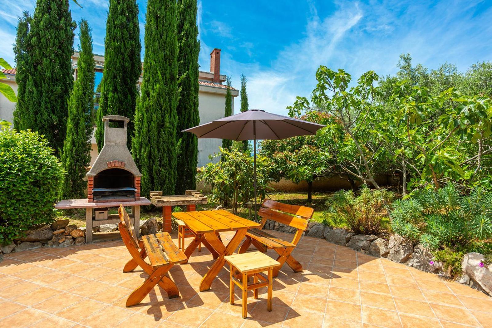 Apartments Villa Temer Pinezići Exteriör bild