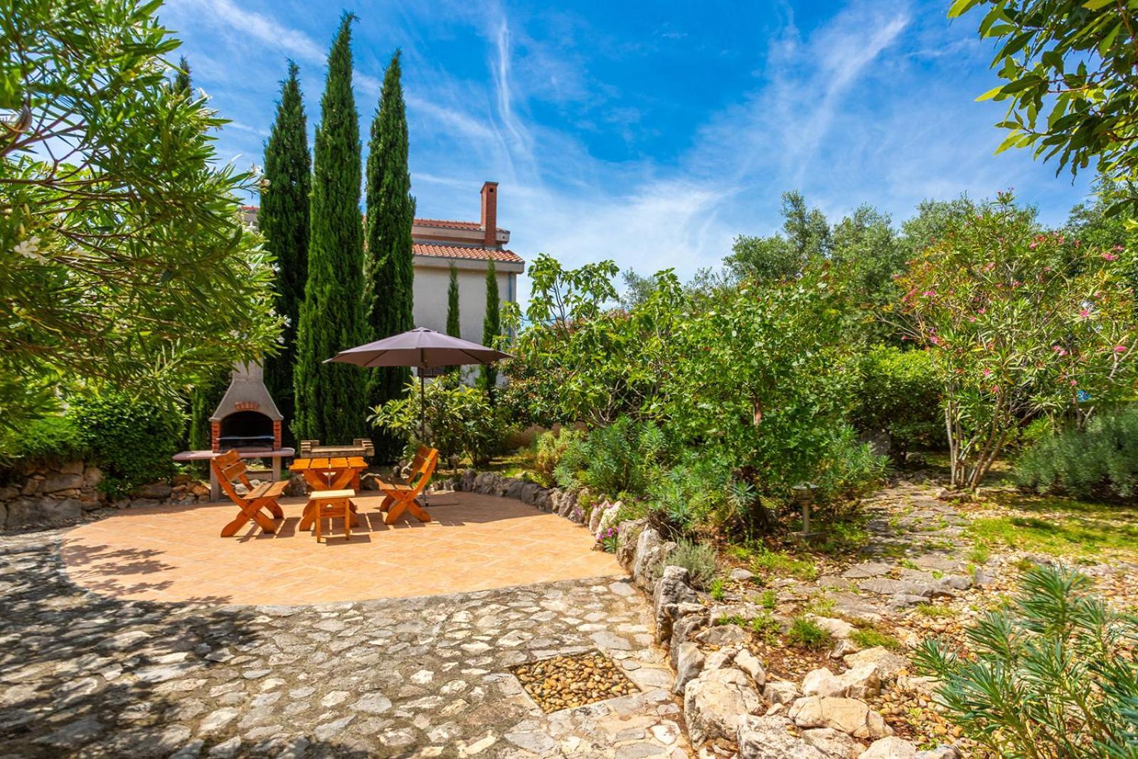 Apartments Villa Temer Pinezići Exteriör bild